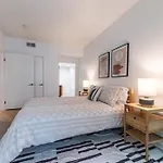 Stylish 2Bdr & 2Bth - 15 Mins Walk To The Beach!